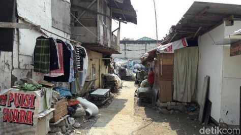 Waduk Lebak Bulus Tertunda, Sandi: Ironis, Dekat Rumah Gubernur