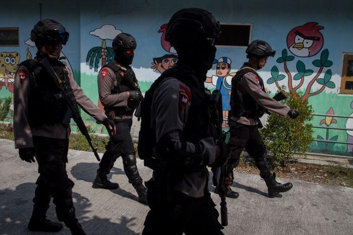 Penangkapan teroris tak kenal hari libur