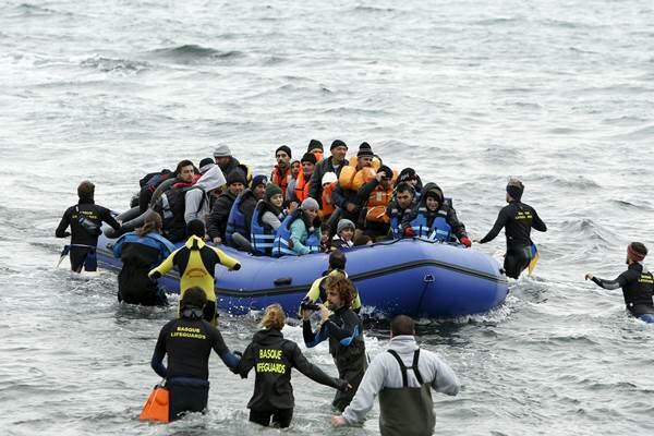 Sempat Ditolak Italia, Ratusan Migran Afrika Akhirnya Diterima di Spanyol