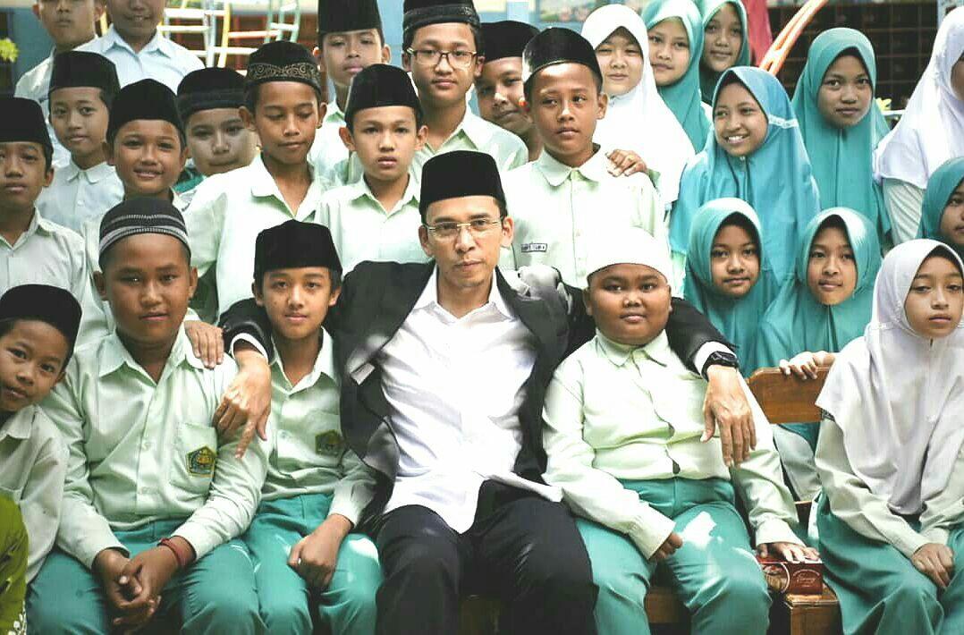 Ini Pesan Lengkap Khotbah Idul Fitri Tuan Guru Bajang