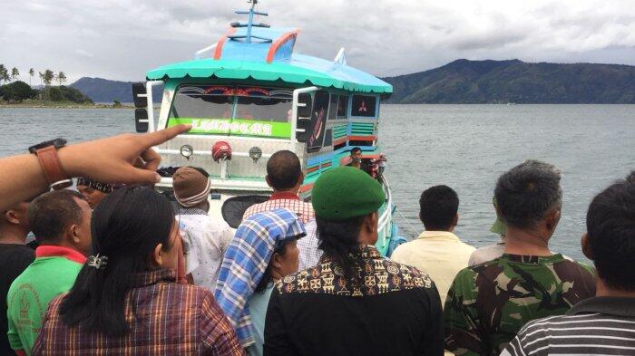 BREAKING NEWS: Kapal Penumpang Tenggelam di Danau Toba, 80 Penumpang Terjun ke Air