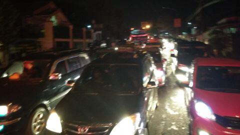 Kemacetan Parah di Jalur Kebumen-Jatilawang