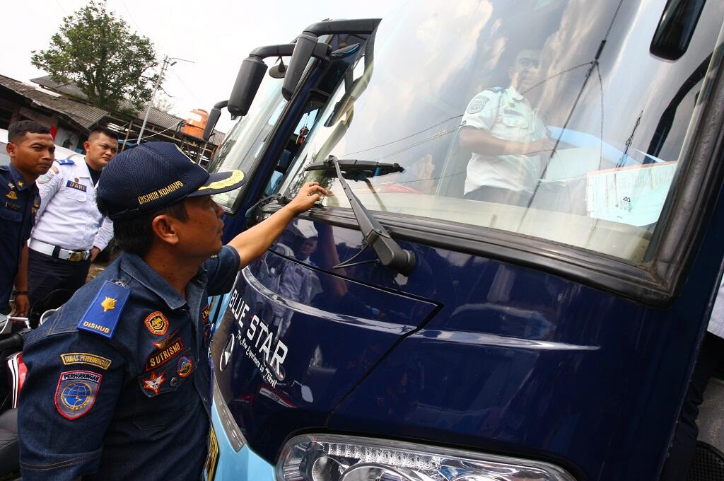 PO Bus Keluhkan Pungli Parkir Inap di Terminal Pondok Cabe
