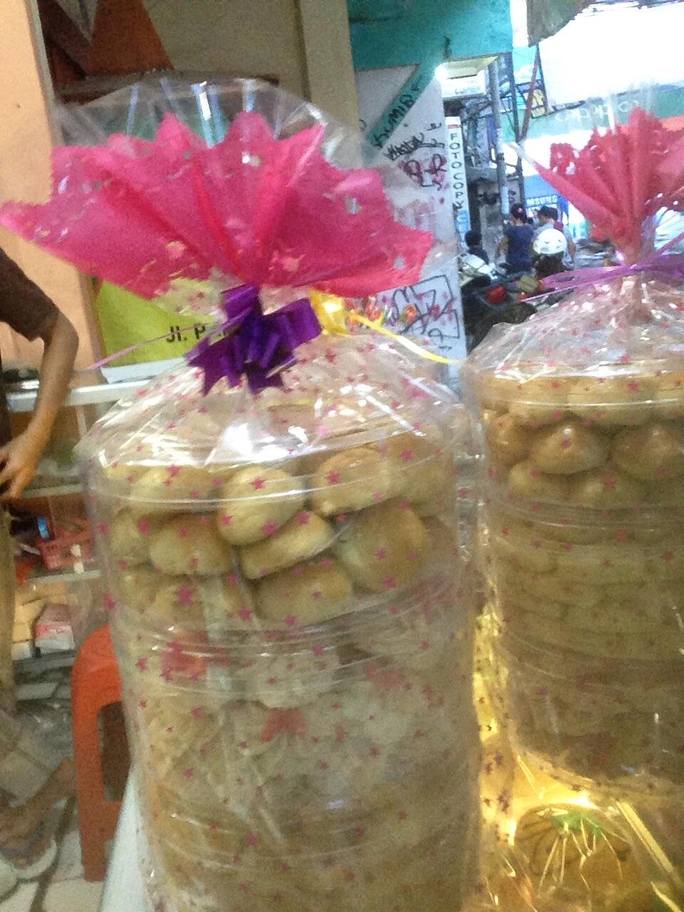 Sepaket Kue Nastar - Kastengel - Putri Salju Hanya Rp.95.000