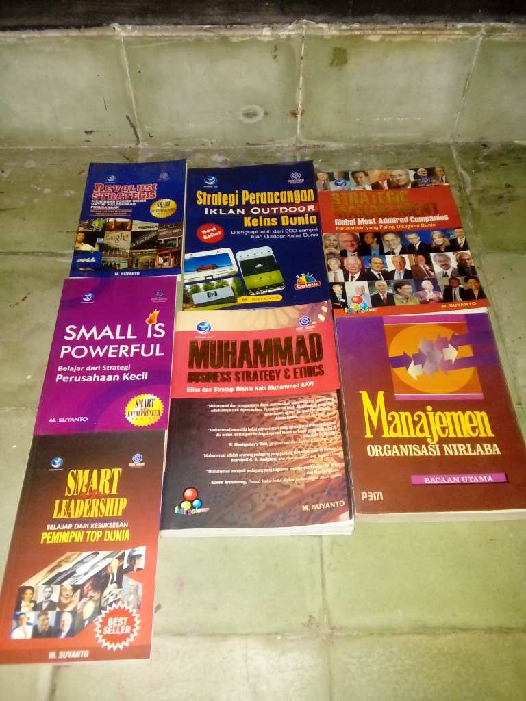 KOLEKSI Gado-gadoku Berwujud Buku