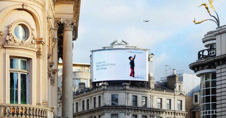 Billboard Aneh Bikin Ngakak yang Bisa Jadi Inspirasi Untuk Iklanmu 