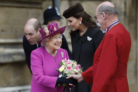  Mengenal Sarung Tangan Ratu Elizabeth II