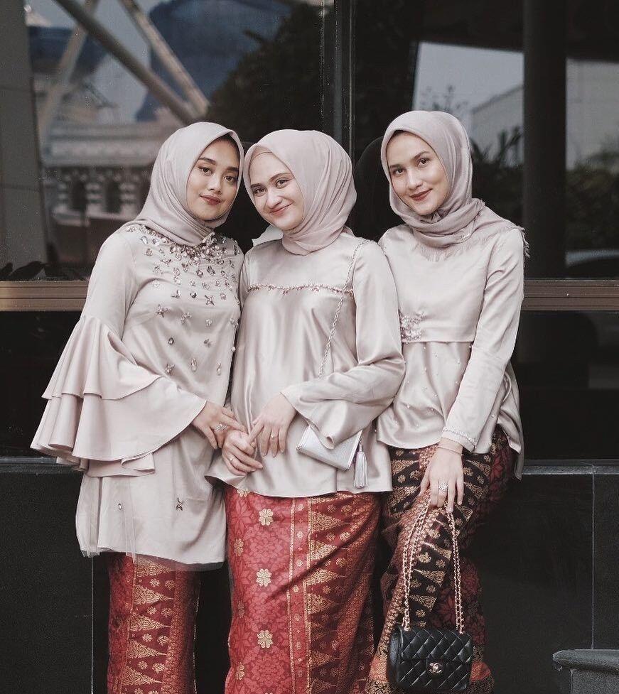 5 Inspirasi Fashion Bridesmaid Untuk Kamu Yang Berhijab KASKUS