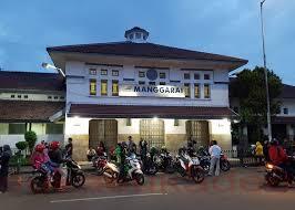 Cintaku Tertahan di Stasiun Manggarai