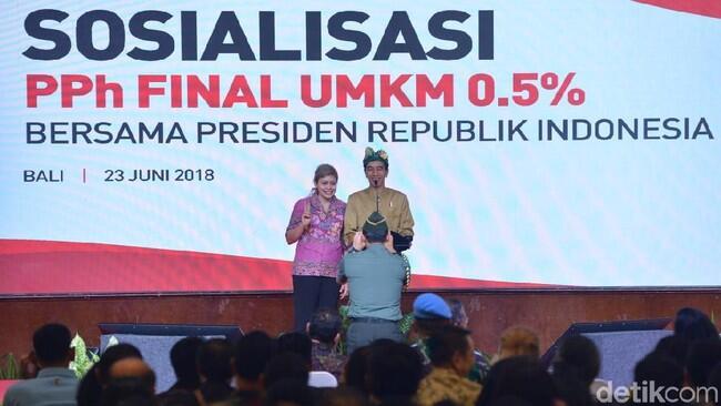 Tolak Hadiah Sepeda, 2 Orang di Bali Pilih Foto Bareng Jokowi