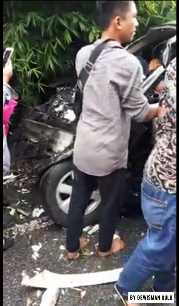 Tragis! Avanza vs Bus Pariwisata