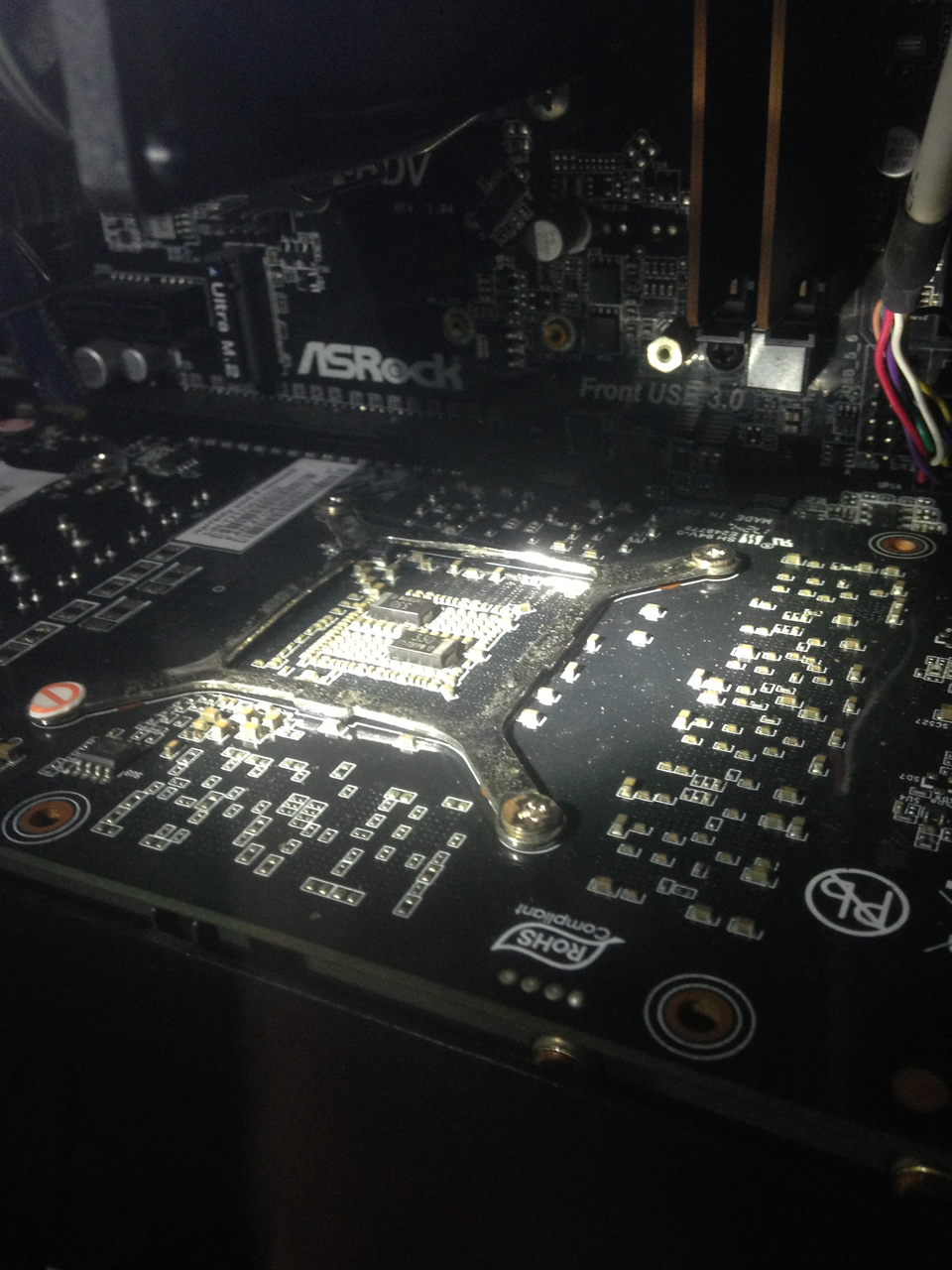 Karat di baut VGA dan bagian panel