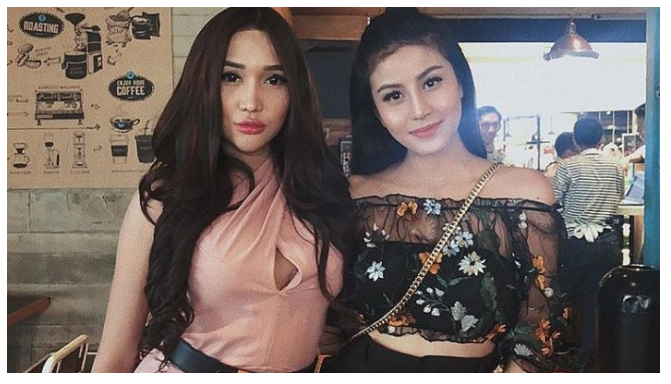 Edan! Teman Transgender Lucinta Luna Umbar Foto Polos