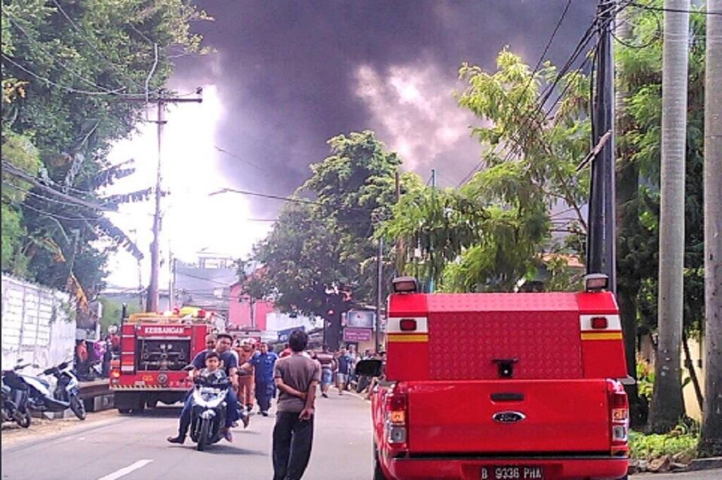 Permukiman di Jalan Pilar Jakbar Terbakar