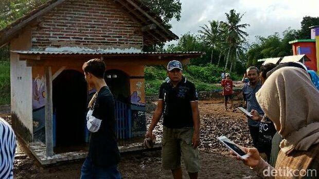 Diterjang Banjir Bandang, Musala Ini Tetap Berdiri Kokoh