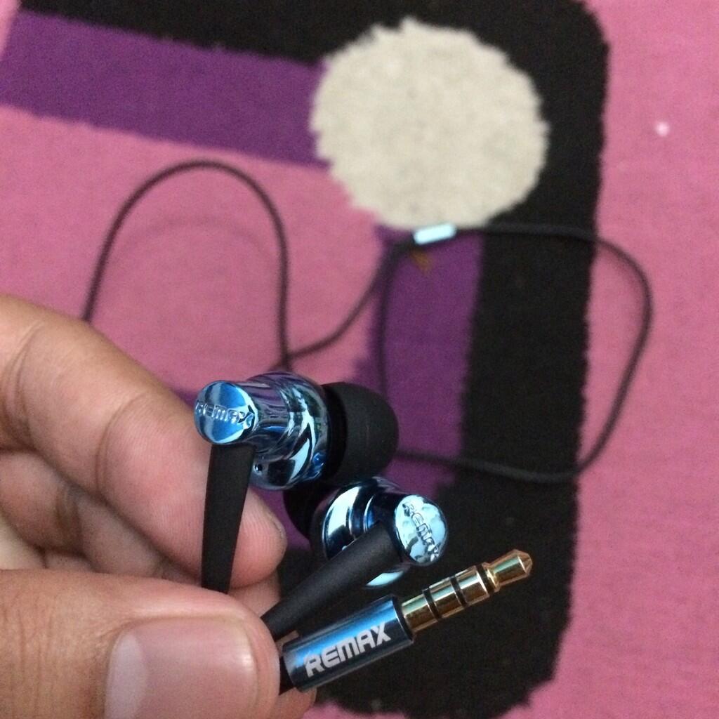 &#91;Aku Dan Koleksiku&#93; Beberapa Earphone Murah Yang Ku Punya