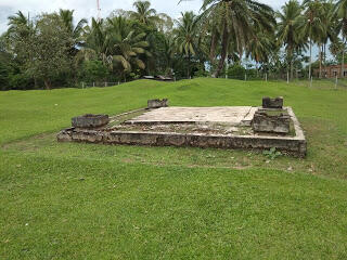 SEJARAH DAN MITOS BENTENG ANNA (FORT ANNA) MUKOMUKO