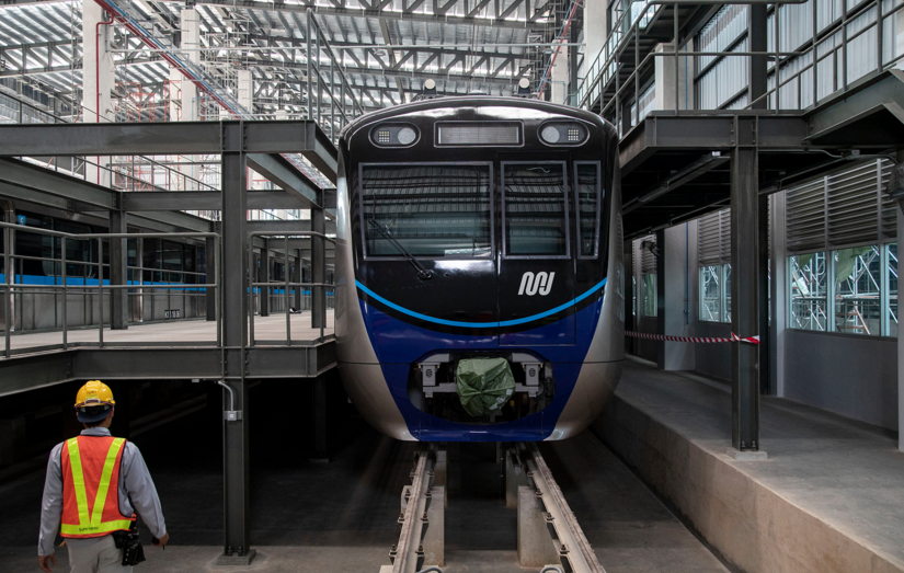 Mau Diuji Coba, Seluruh Rel MRT Jakarta Tersambung Akhir Juni