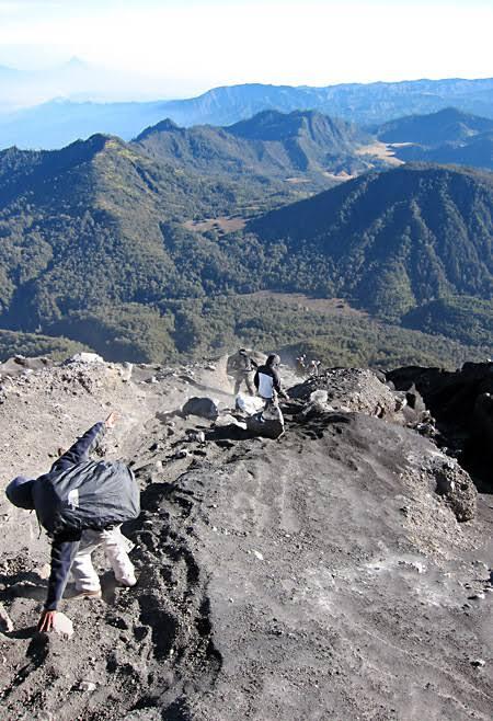 Mendaki Semeru, Gunung Terindah Di Pulau Jawa