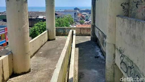 Terdakwa Korupsi Shelter Tsunami Pandeglang Rp 18 Miliar Divonis 15 Bulan Penjara