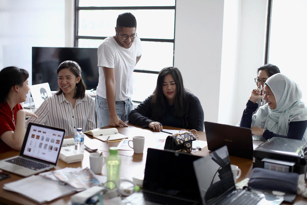 Mau Jadi Desainer Sukses? Ambil Inspirasi dari 5 Fashion Designer Distinctive ini