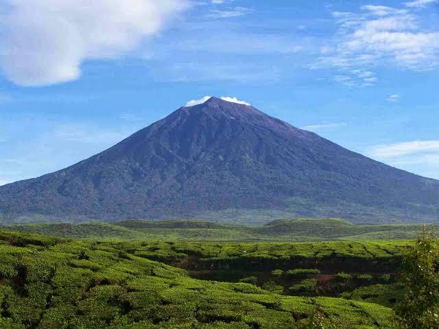 Mendaki Gunung Kerinci, Gunung Api Tertinggi Di Indonesia