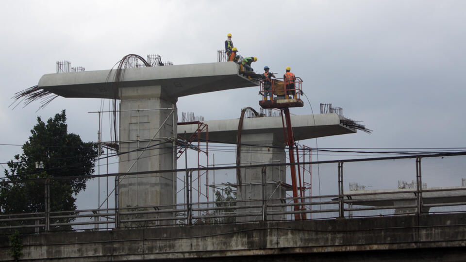 Bulan Depan, Jokowi Bakal Resmikan LRT Palembang