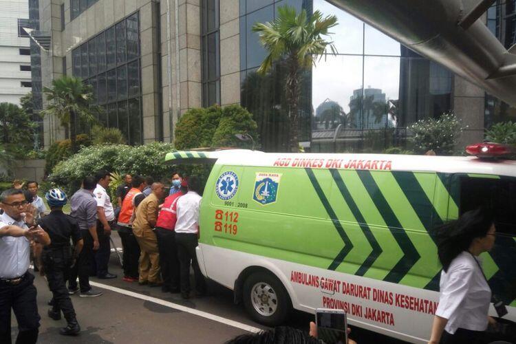 &quot;Mau ke IGD Pakai Ambulans tetapi Diminta Fotokopi Dulu? Keburu Wafat Mama Saya&quot;
