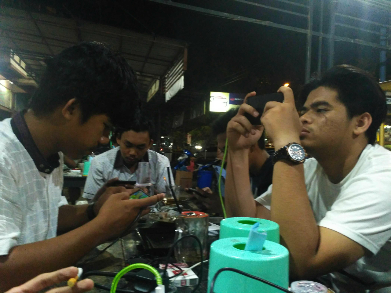 INILAH PENYEBAB KENAPA WARKOP SANGAT RAMAI DI KUNJUNGI.!