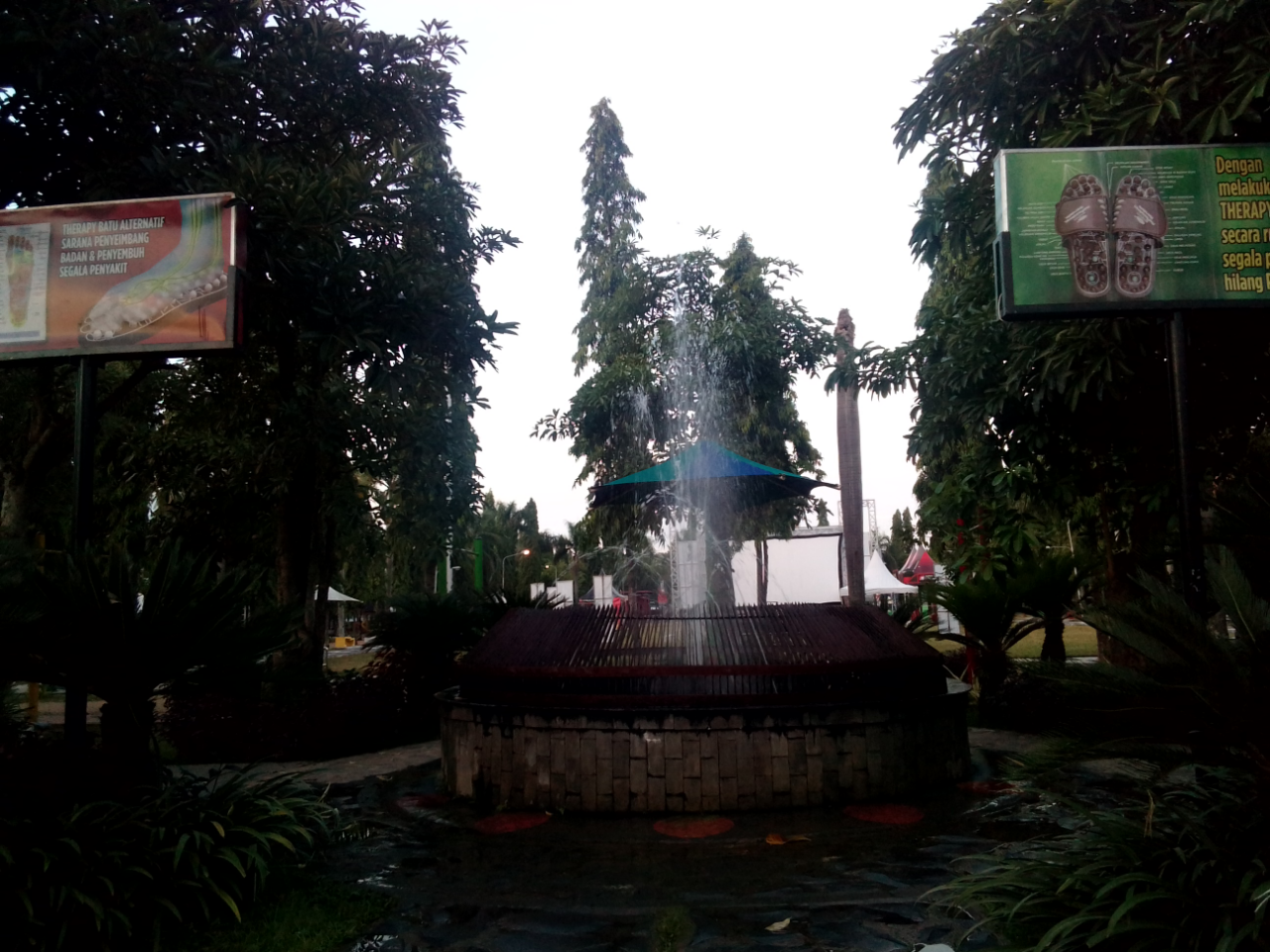 Menengok Alun-Alun Terbesar di Jawa Timur