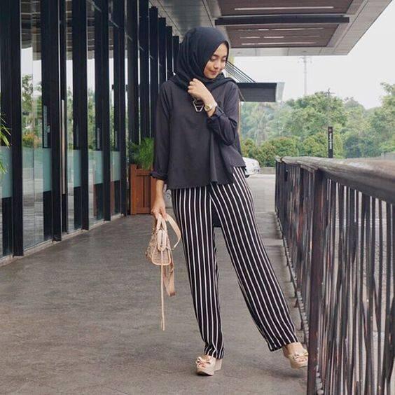 Sisi Femininmu Makin Tak Terbantahkan Walau Serba Hitam. Nggak Kayak Anak Emo