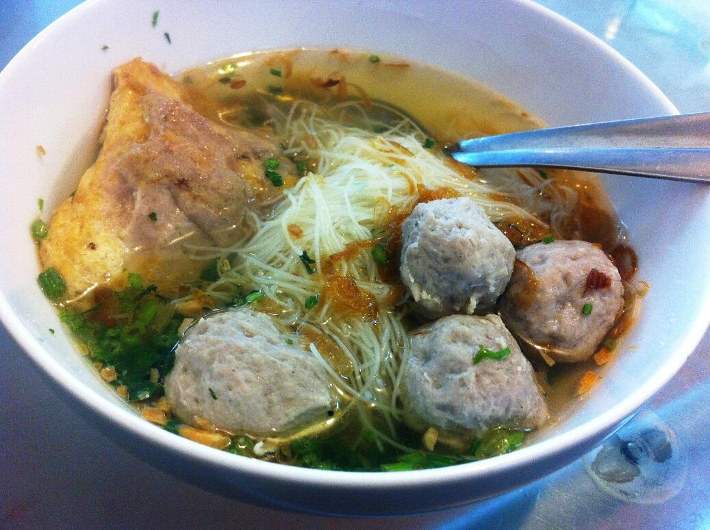 10 Warung Bakso Maknyos, Yuk Mampir Kuliner di Kelapa Gading!