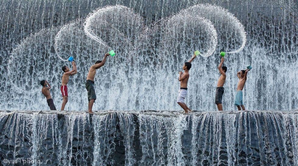 Masih Jernih, Ini 6 Hal Unik Masa Kecil Saat Berenang di Kali Kampung