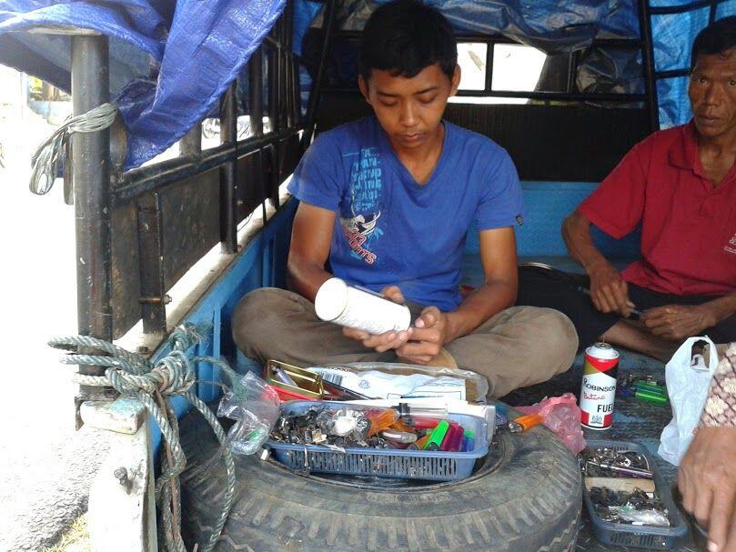 7 Profesi Hits Zaman Dulu yang Kini Hampir Punah, Kamu Pernah Tahu?