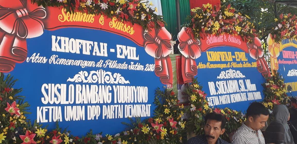 SBY hingga Pakde Karwo Kirim Karangan Bunga untuk Khofifah
