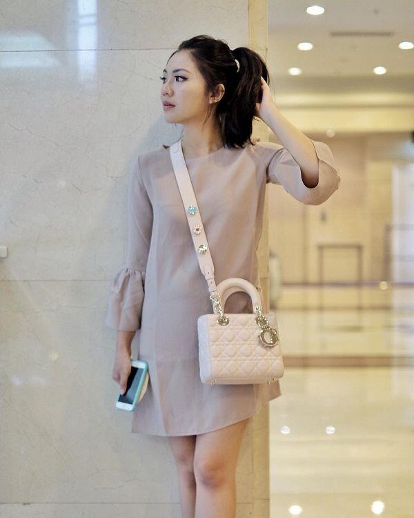 10 Inspirasi Dress ala Tiara Pangestika Agar Penampilan Makin Stylish