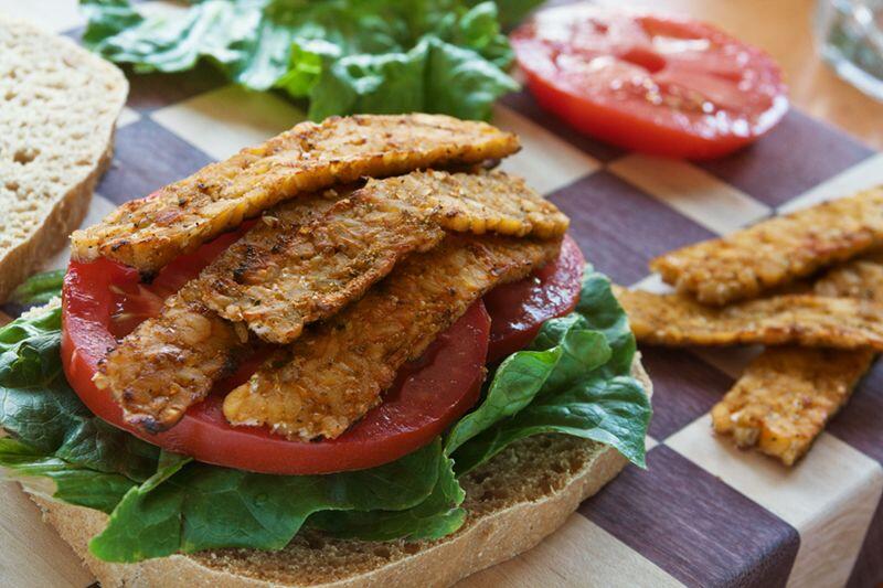 Bacon Tempe yang Gak Kalah Enak Dari Bacon Daging, Cuma Butuh 5 Bahan!