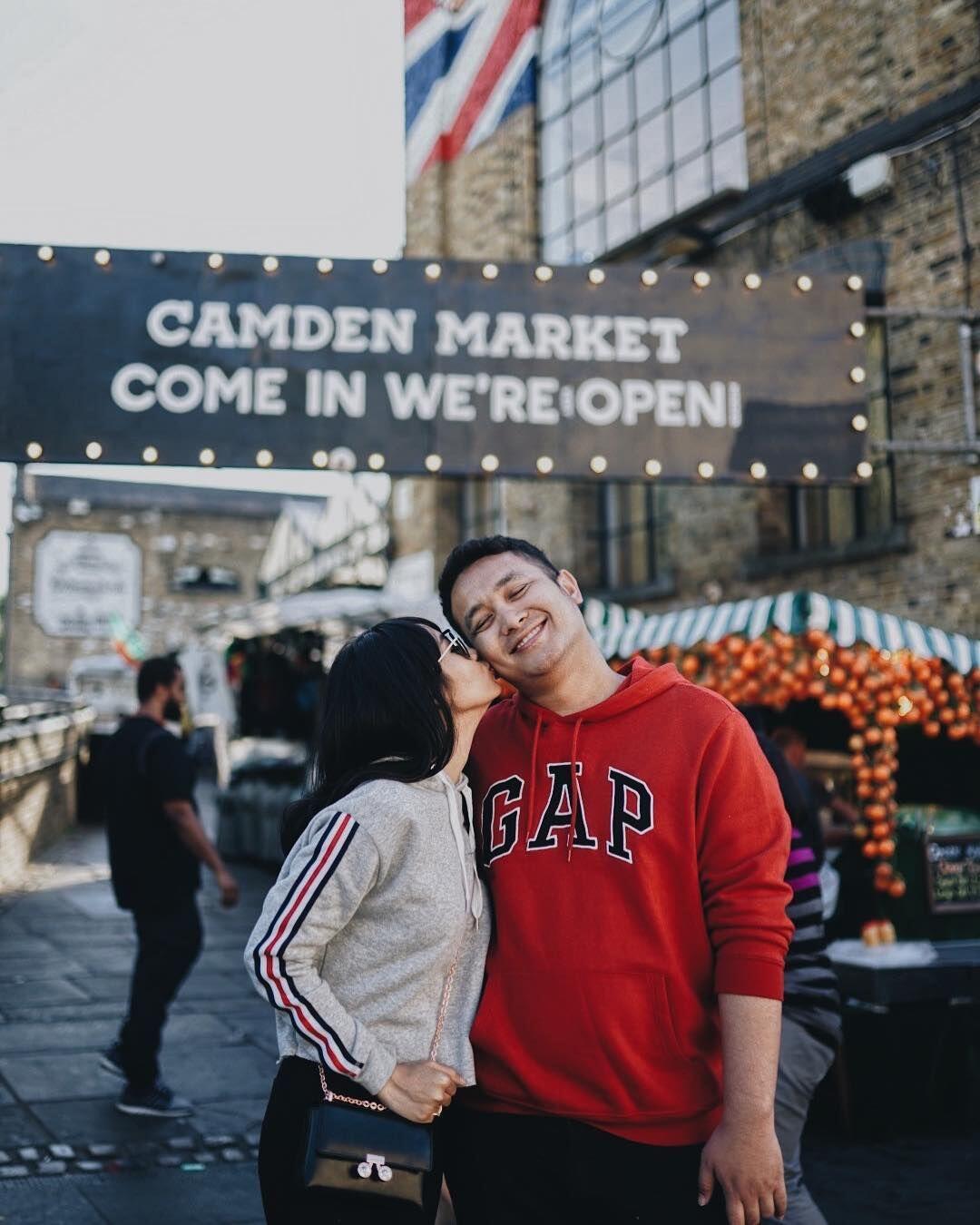 10 Potret Mesra dan Lucu Gilang Dirga & Istri Liburan di London