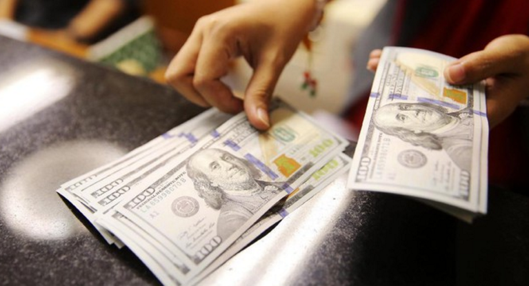 Dolar AS Nyaris Rp 14.400, Tertinggi Tahun Ini