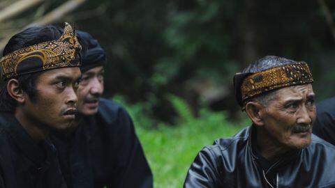 Bebas Lisensi Setengah Hati