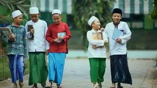 SELAMAT MENEMPUH PEMBELAJARAN BARU SEBAGAI SEORANG SANTRI BUAT ADEKKU