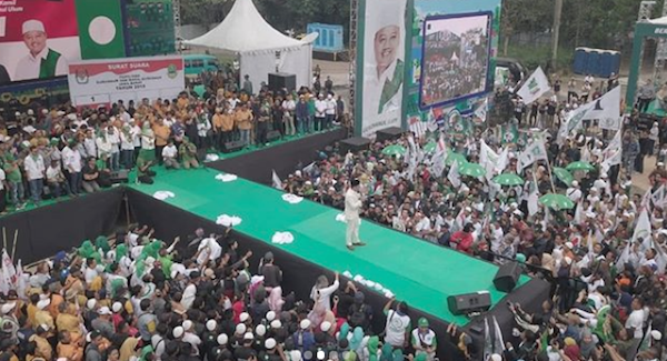 Ridwan Kamil Carikan Kerjaan Guru yang Dipecat karena Beda Pilihan