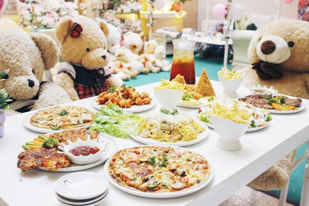 10 Kafe Kece di Surabaya yang Bikin Nongkrong Makin Seru