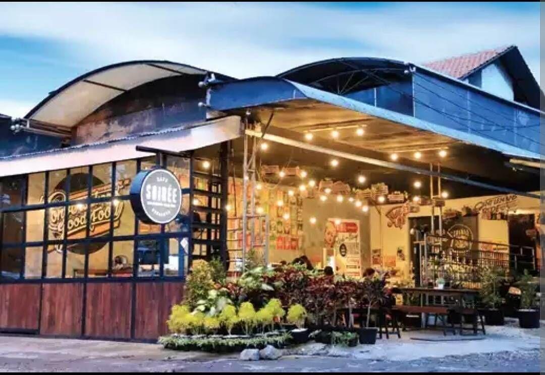 10 Kafe Kece di Surabaya yang Bikin Nongkrong Makin Seru