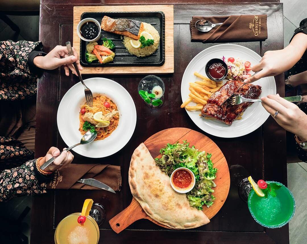 10 Kafe Kece di Surabaya yang Bikin Nongkrong Makin Seru