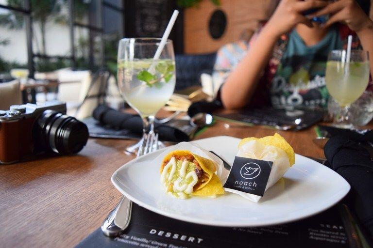 10 Kafe Kece di Surabaya yang Bikin Nongkrong Makin Seru