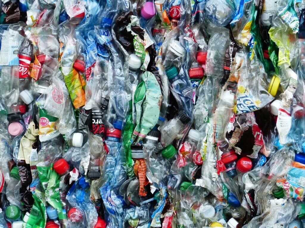 Polusi Plastik Laut Sudah di Tahap Mengerikan & Kitalah Penyebabnya