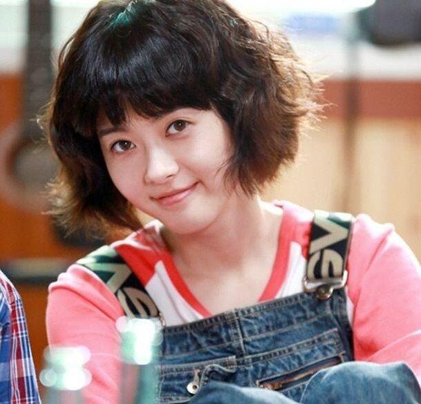 Ikonik! 7 Gaya Rambut Pendek ala Cewek KDrama Ini Bisa Ditiru