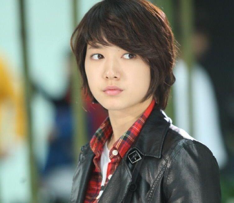 Ikonik! 7 Gaya Rambut Pendek ala Cewek KDrama Ini Bisa Ditiru