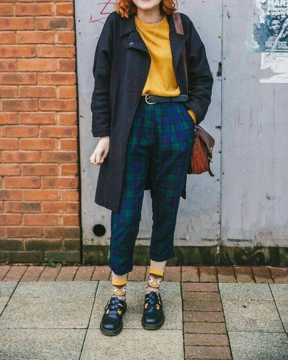 10 Ide Padu Padan Colorful Outfit untuk Gaya Casual nan Atraktif